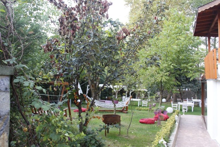 Alis Harikalar Dünyası’ndaki Saklı Gibiydi Beyaz Ev Butik Otel